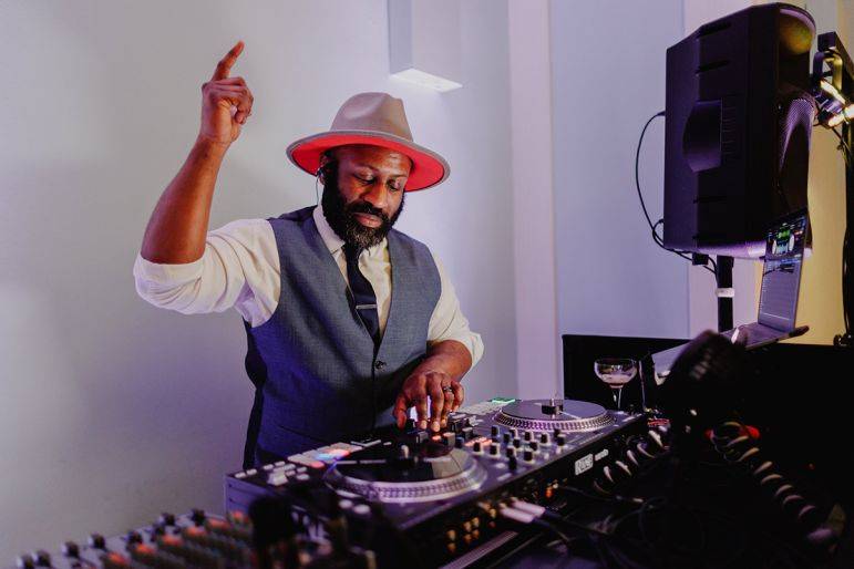 Click to enlarge image tj-04.jpg