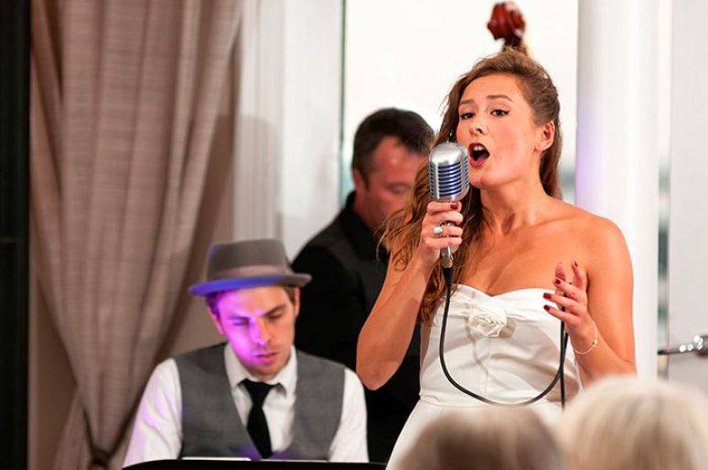 Click to enlarge image alice-in-jazz-03.jpg