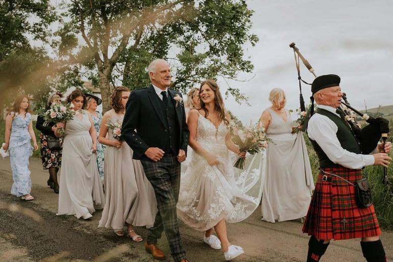 Click to enlarge image aberdeen-piper-01.jpg