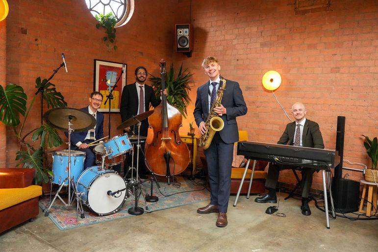 Click to enlarge image aperitif-swing-02.jpg