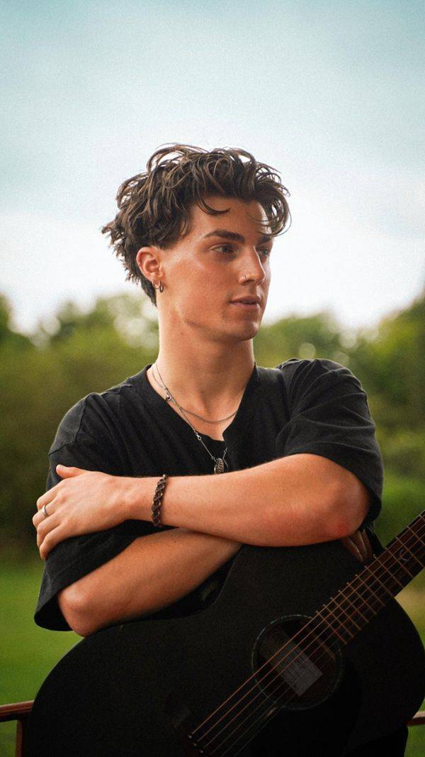 Click to enlarge image marcus-levi-01.jpg