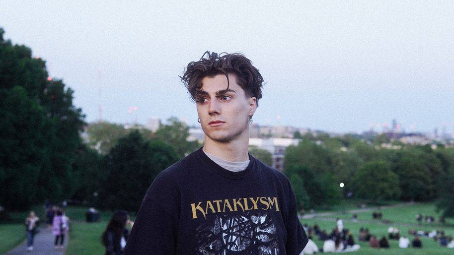 Click to enlarge image marcus-levi-03.jpg