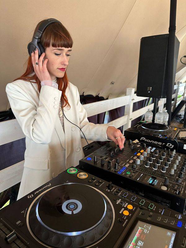 Click to enlarge image dj-may-06.jpg