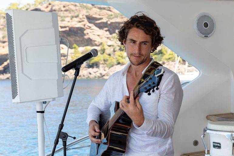 Click to enlarge image ed-05.jpg