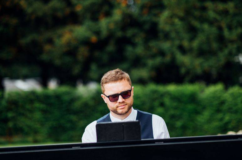 Click to enlarge image frank-blu-04.jpg