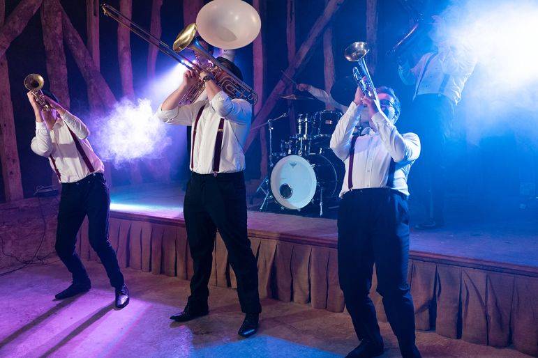 Click to enlarge image hornmowers-03.jpg