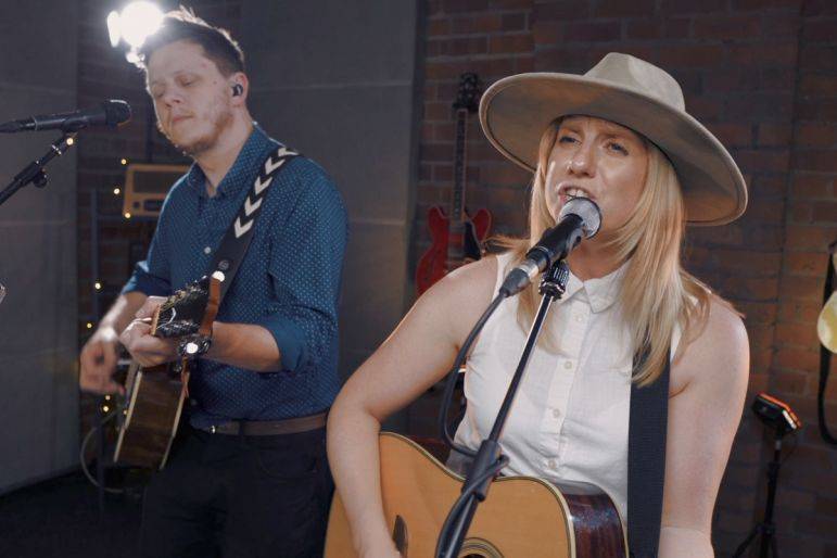 Click to enlarge image country-nights-duo-01.jpg