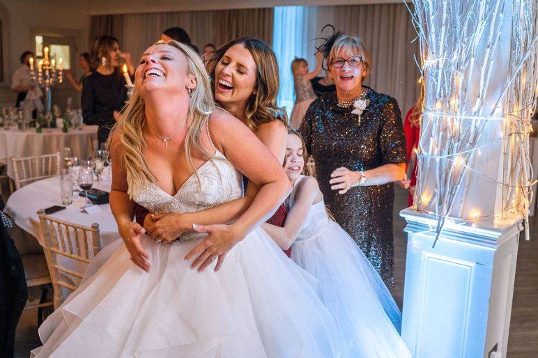 Click to enlarge image singing-servers-03.jpg