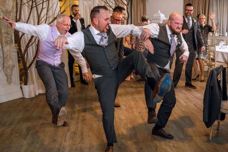 Click to enlarge image singing-servers-04.jpg