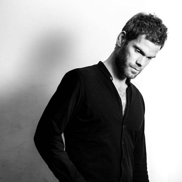 Click to enlarge image curtis-03.jpg