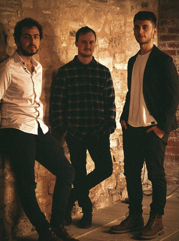 Click to enlarge image flights-04.jpg