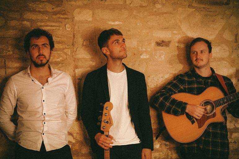 Click to enlarge image flights-05.jpg