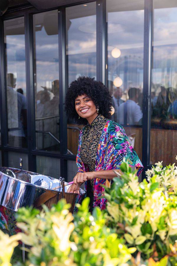 Click to enlarge image isha-02.jpg