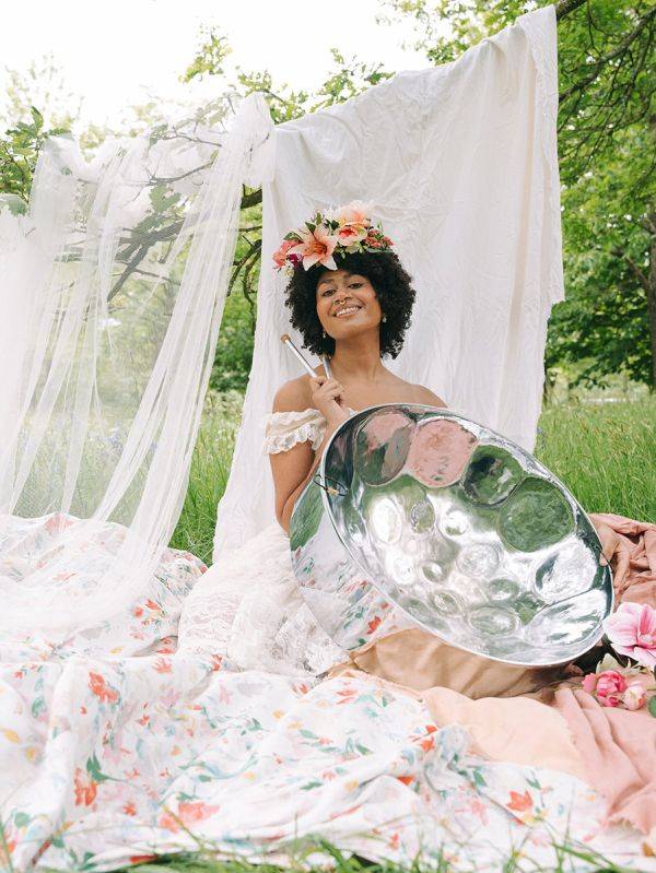 Click to enlarge image isha-06.jpg