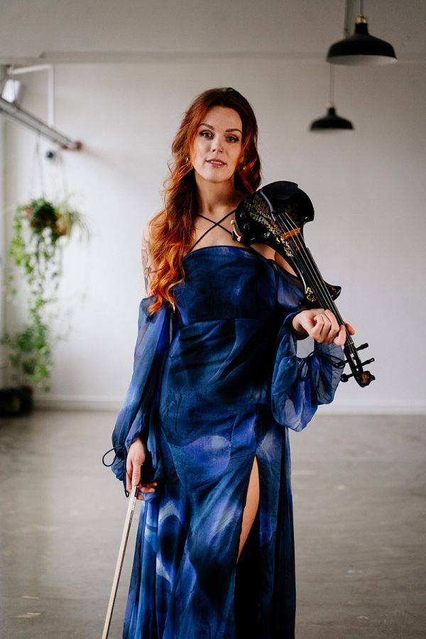 Click to enlarge image scarlet-07.jpg