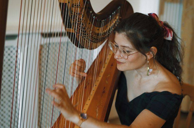 Click to enlarge image maya-01.jpg