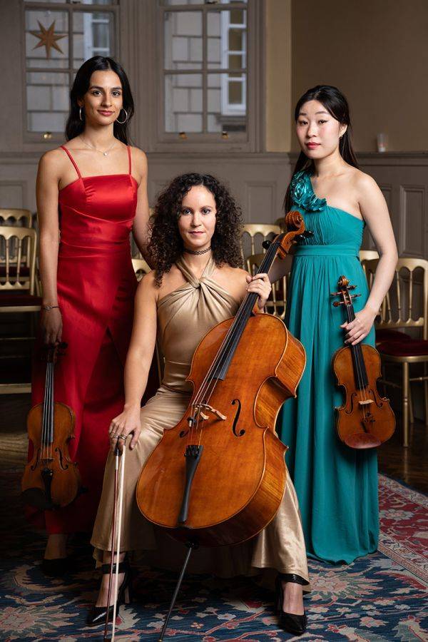 Click to enlarge image chic-ensemble-07.jpg