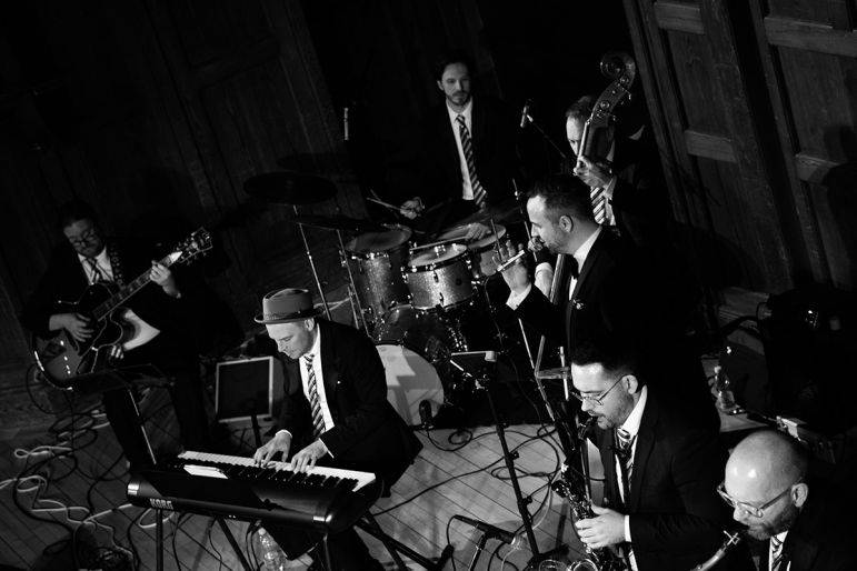 Click to enlarge image high-society-swing-new-06.jpg