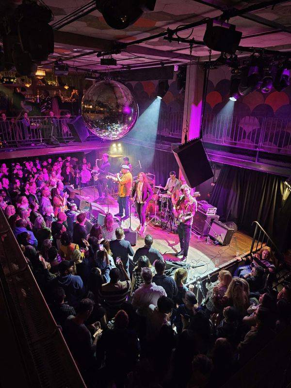 Click to enlarge image soul-traffic-08.jpg