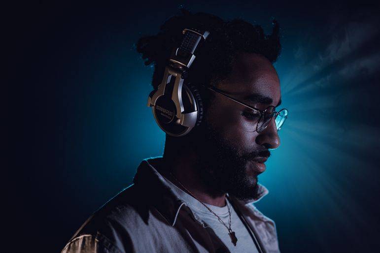 Click to enlarge image stix-05.jpg