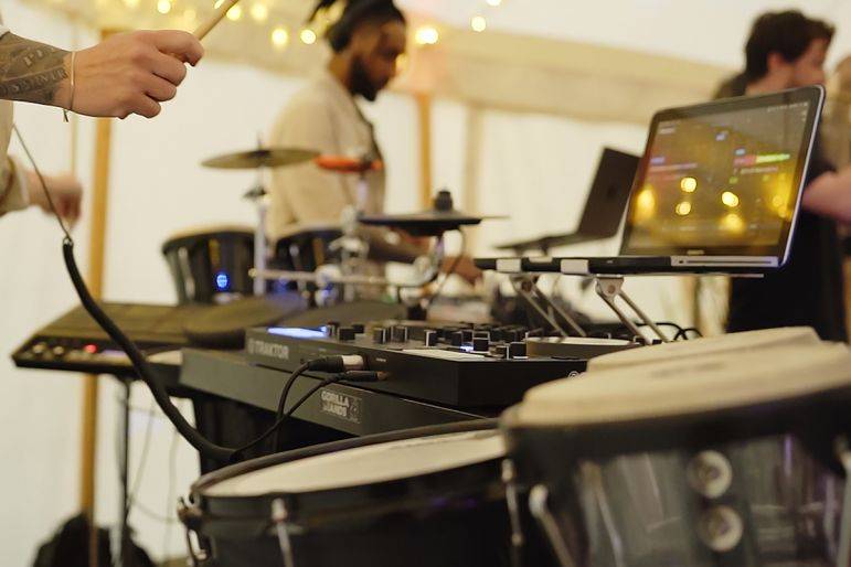 Click to enlarge image stix-14.jpg