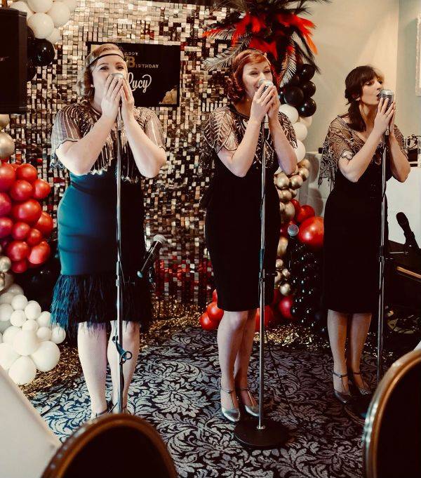 Click to enlarge image a-little-bit-gatsby-09.jpg