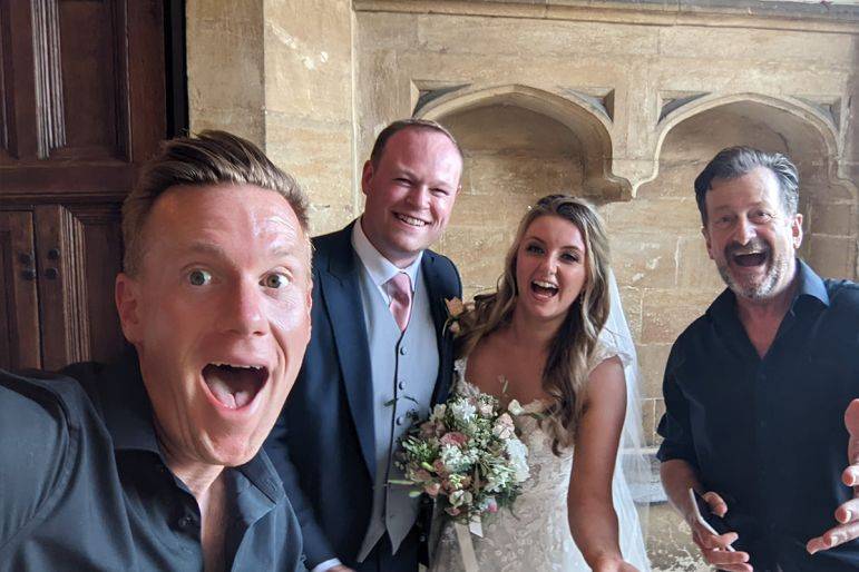 Click to enlarge image waiters-who-sing-02.jpg