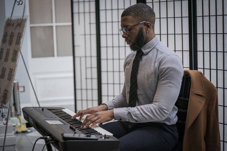 Click to enlarge image 06.jpg