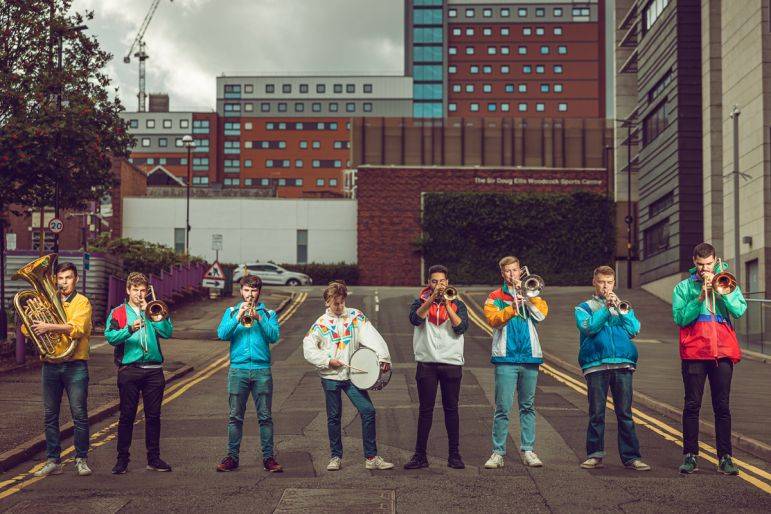 Click to enlarge image the-party-horns-02.jpg