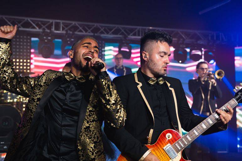 Click to enlarge image 11.jpg