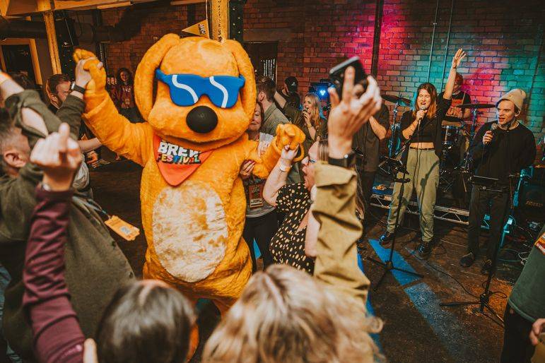 Click to enlarge image indie-voices-02.jpg