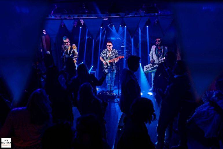 Click to enlarge image 06.jpg