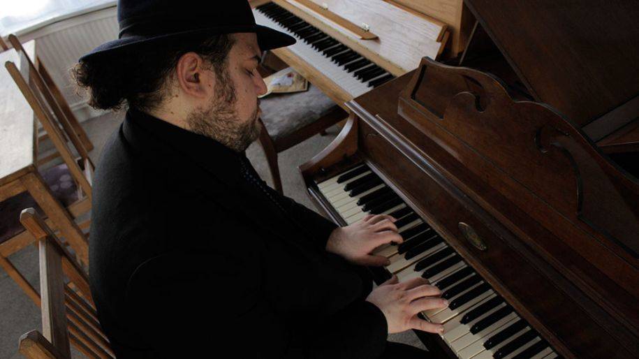 Click to enlarge image 02-austin.jpg