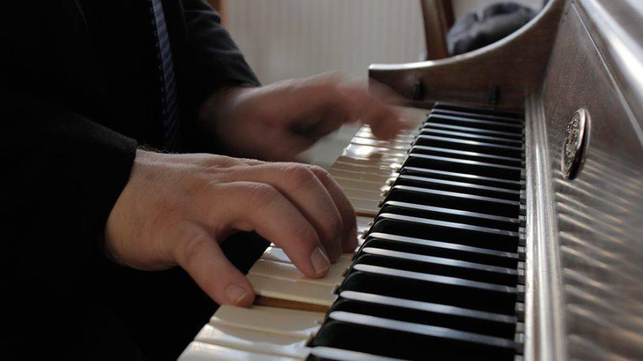 Click to enlarge image 04-austin.jpg