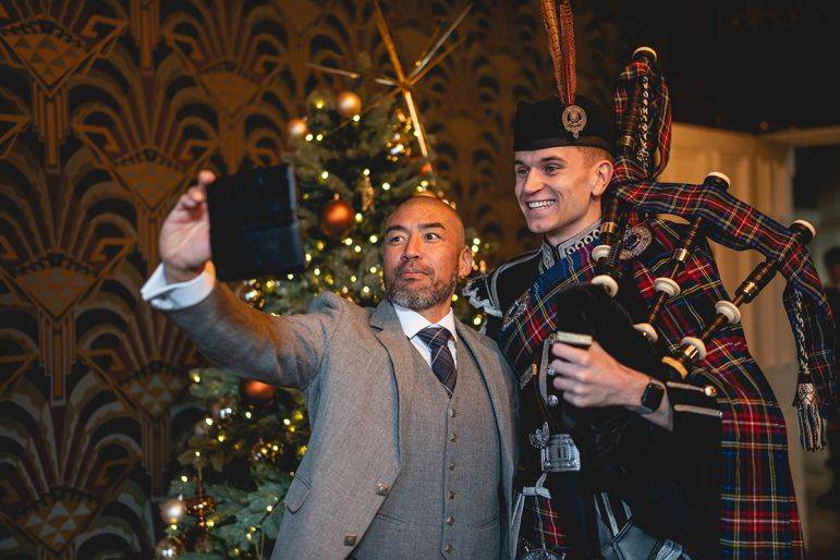 Click to enlarge image glasgow-piper-13.jpg