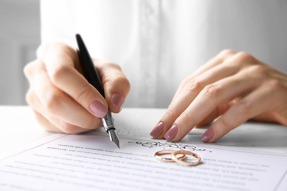50 Best Signing the Register Songs to Complete Your Wedding Soundtrack