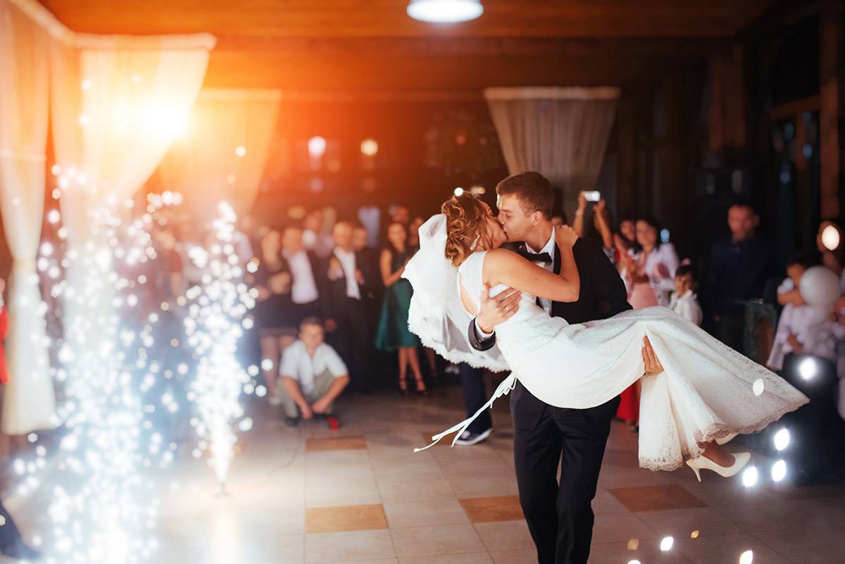 165+ Fun & Upbeat First Dance Songs For Your Wedding