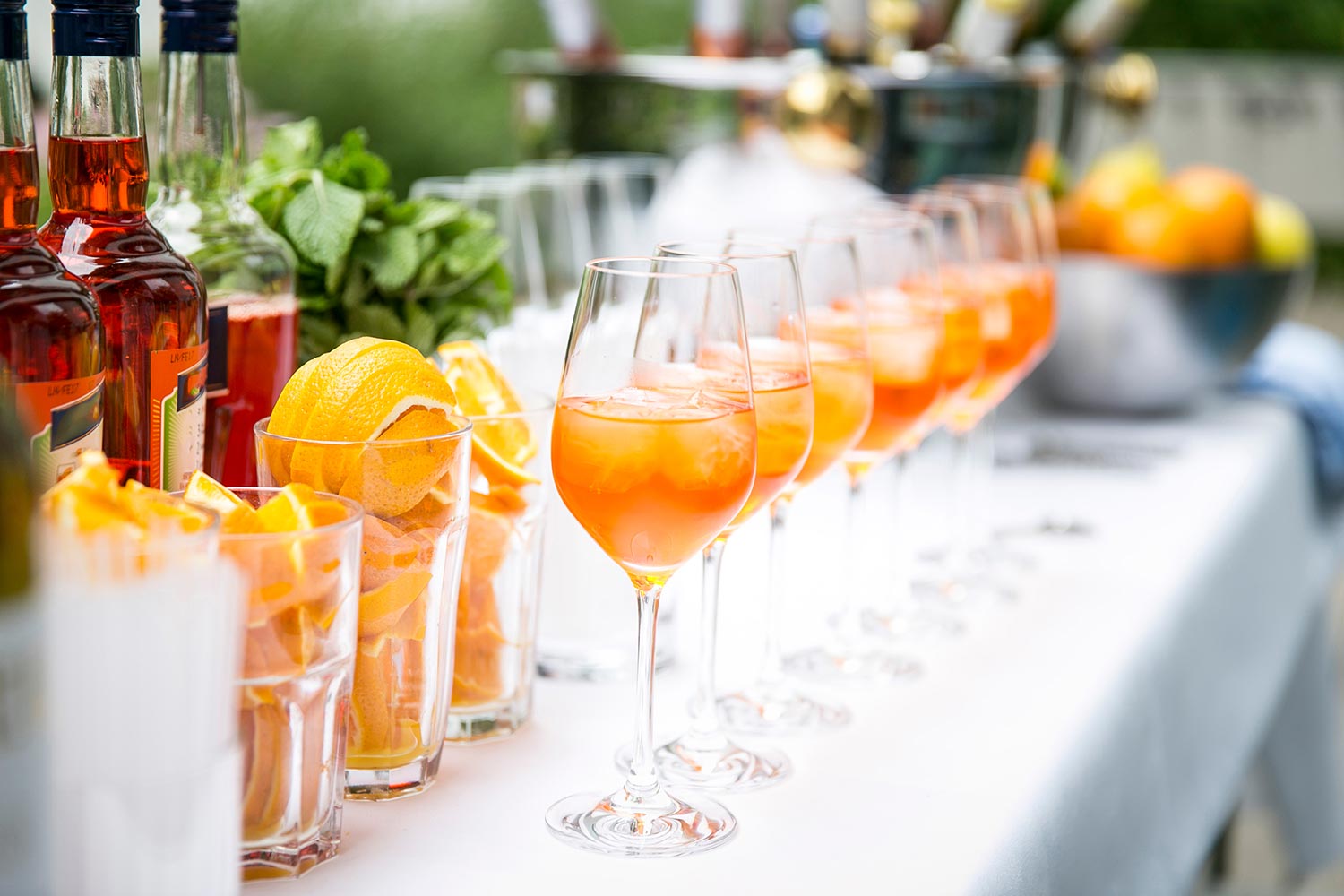 Average cost of store cocktail hour at wedding