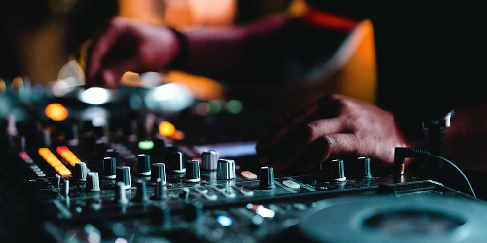 Nottinghamshire DJs for Hire