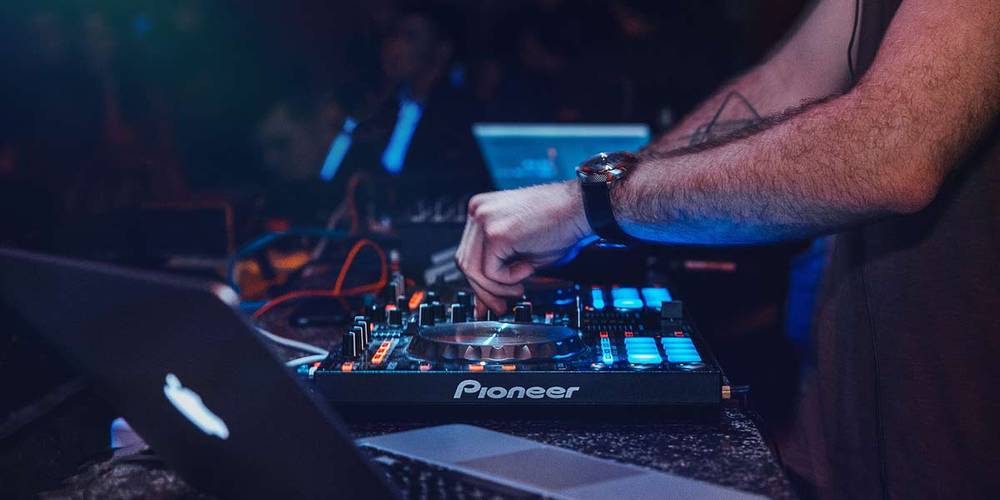 South Wales DJs For Hire