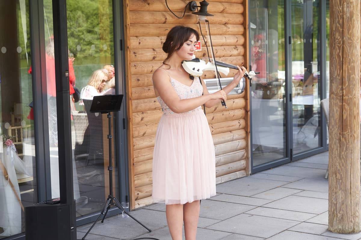 Alice - Violinist