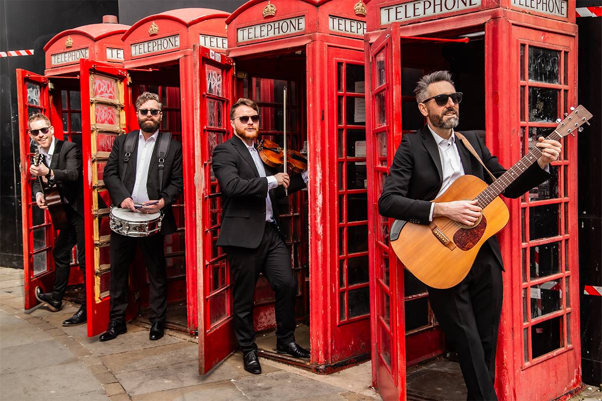 Roaming Acoustic Band