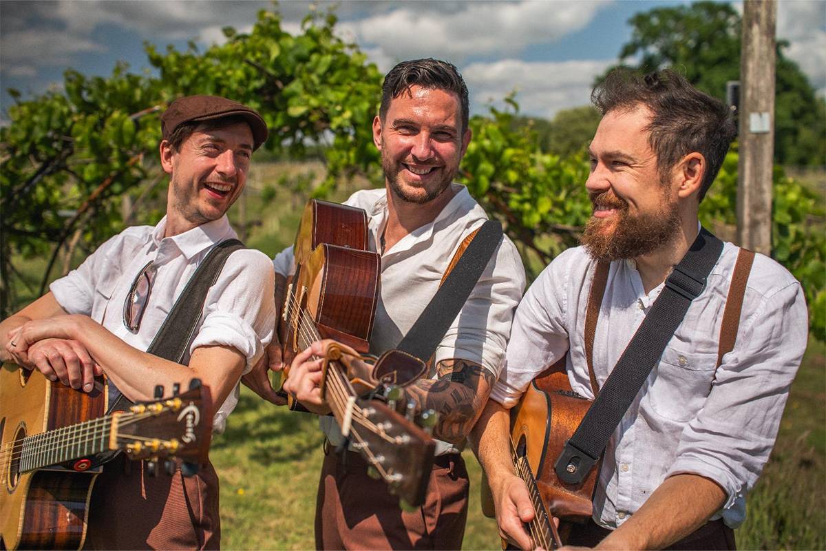 Male Fronted Acoustic Roaming Band