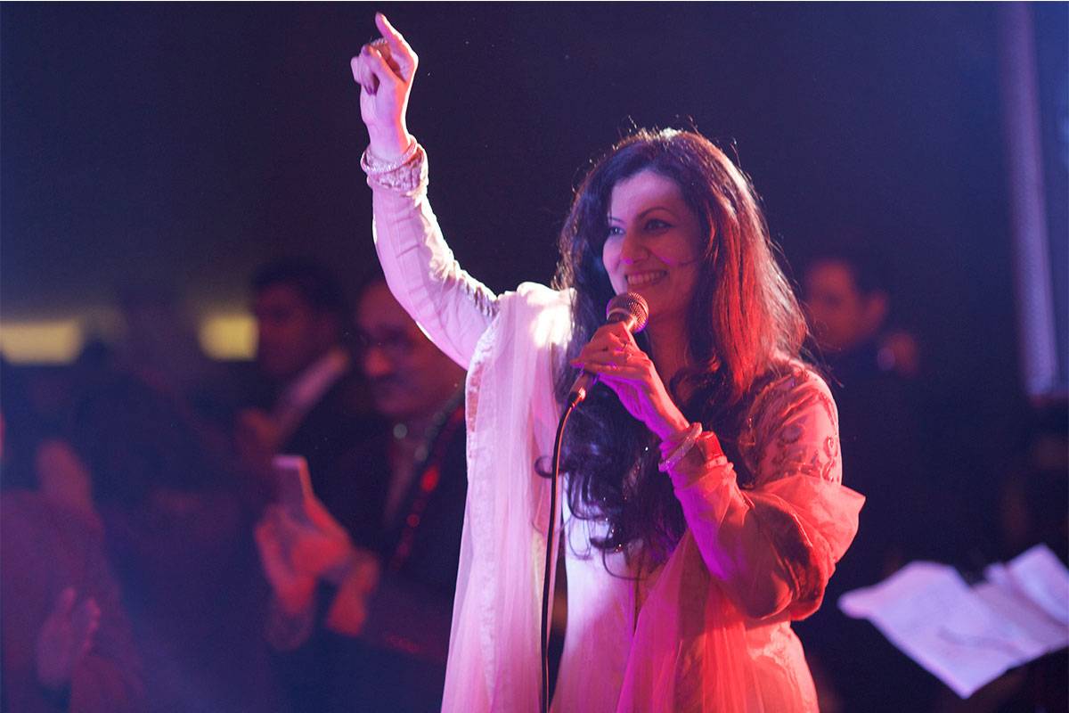 Female &amp; Male Fronted Bollywood Band for Hire