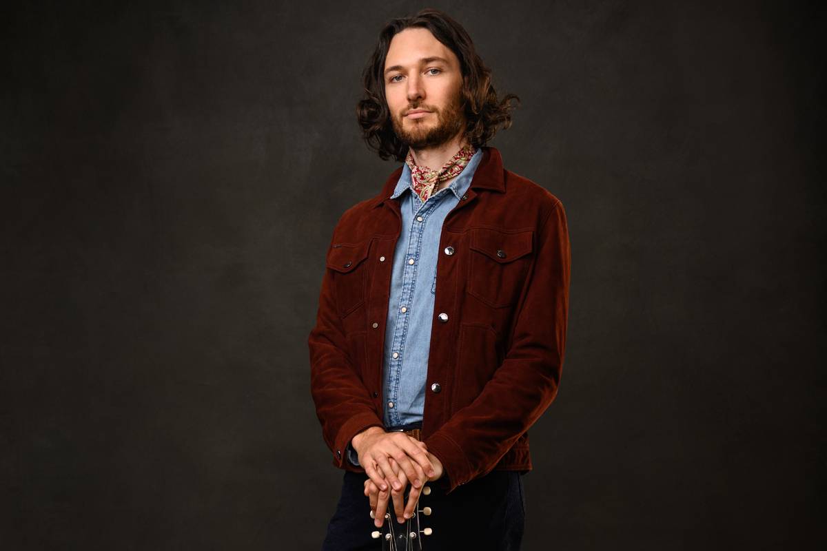 Male Solo Singer &amp; Acoustic Guitarist