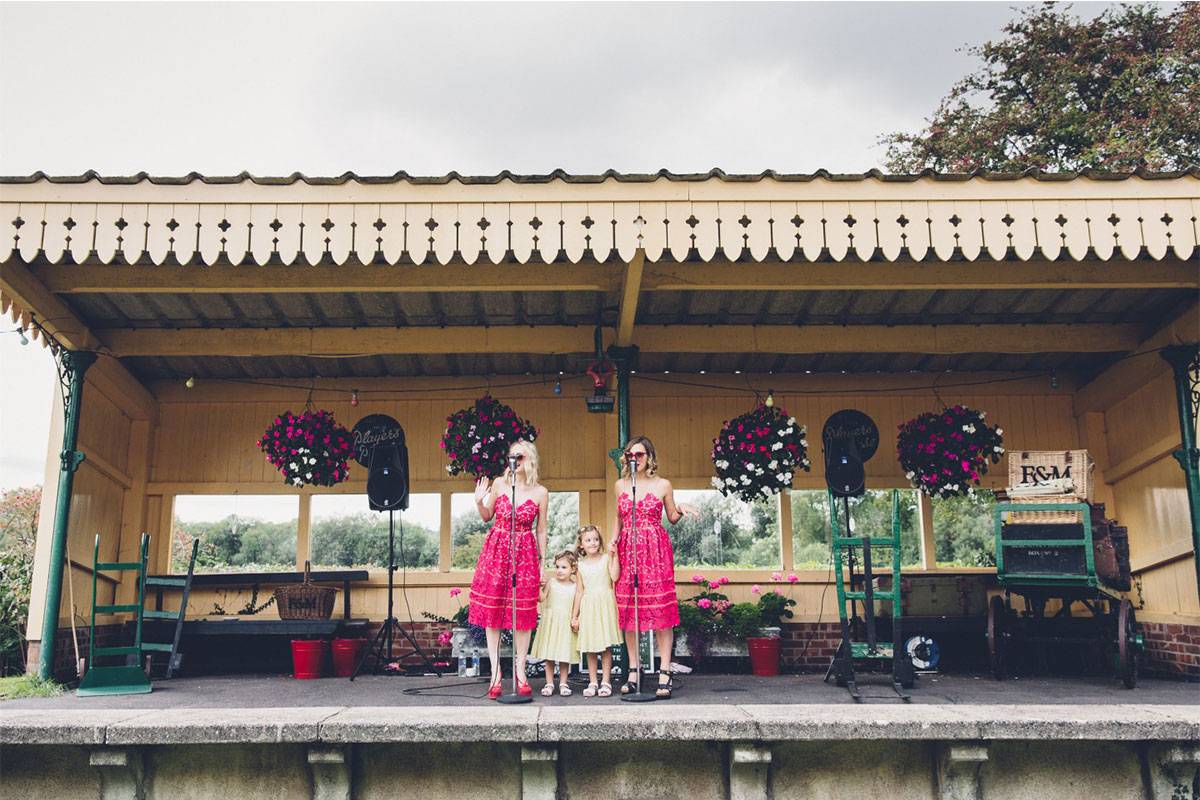 Vintage Singing Duo | Hire a Vintage Band