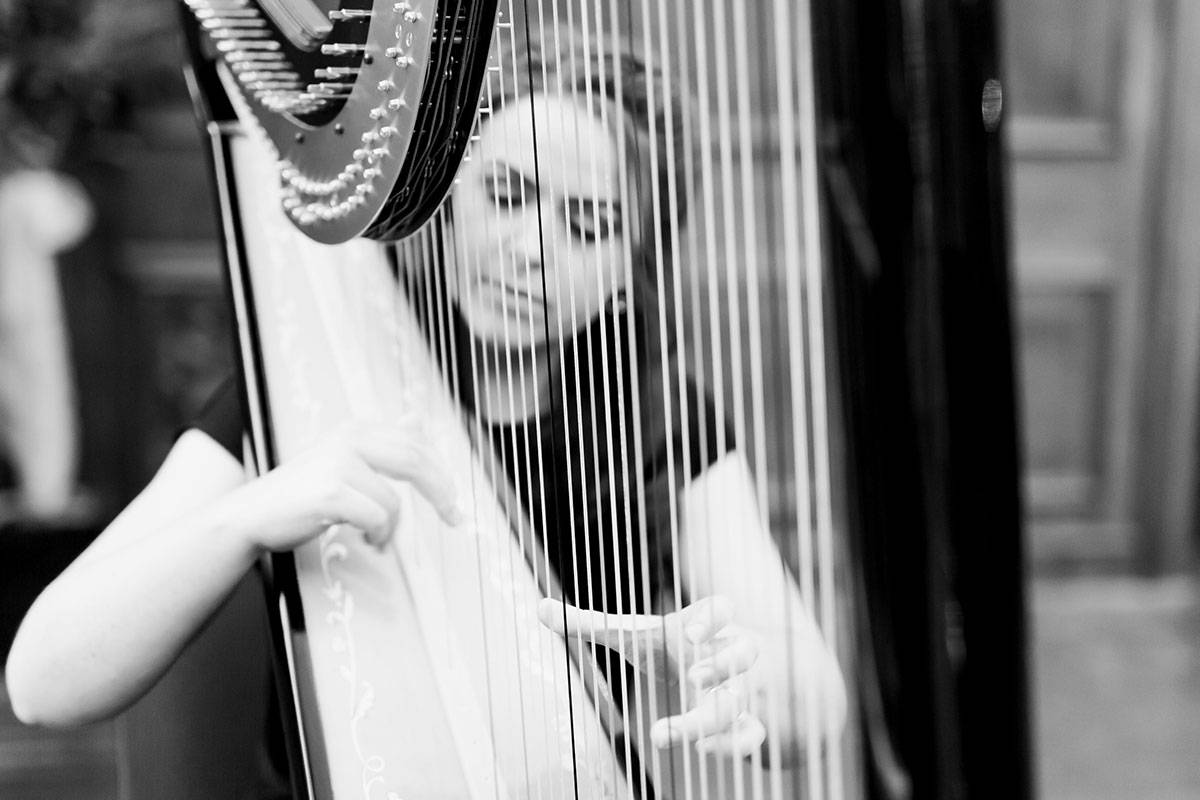 Northern Female Harpist