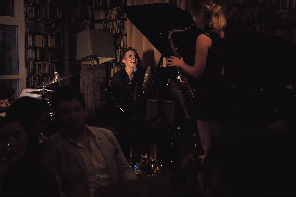 Female Singer, Rock, Pop, Jazz, Blues Trio