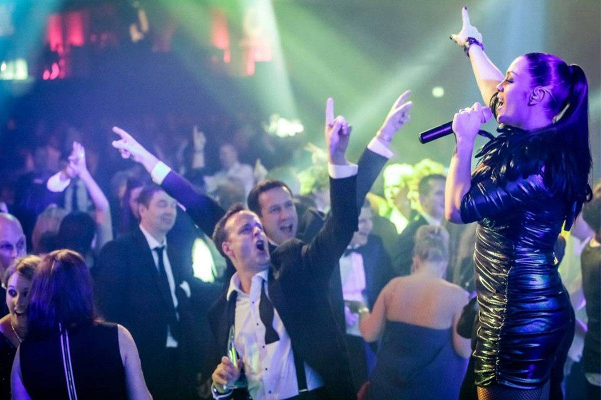 Female Fronted Contemporary, Rock &amp; Pop Function Band