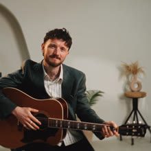 JB - Guitarist Reviews